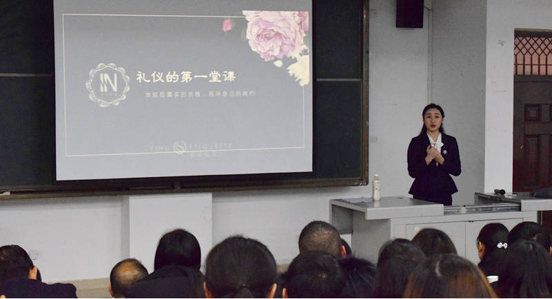 1518140623139943.jpg 朱老师.jpg