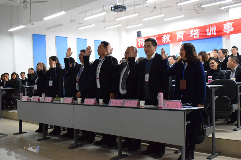 1518141139748839.jpg 礼仪培训 (2)_副本.jpg